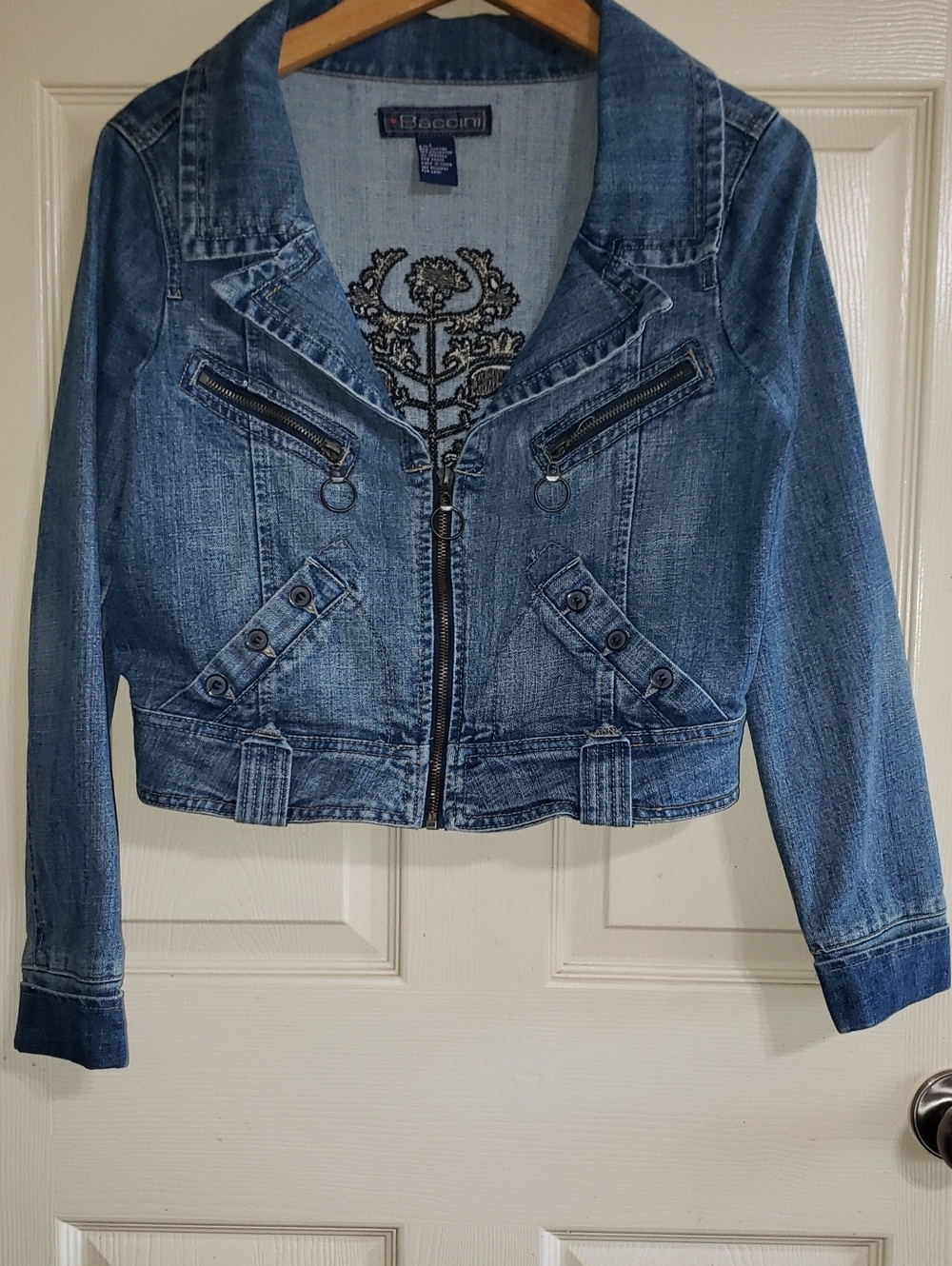 Baccini Denim Zippered-Button Front Embroidered Back Cropped Moto Jacket EUC